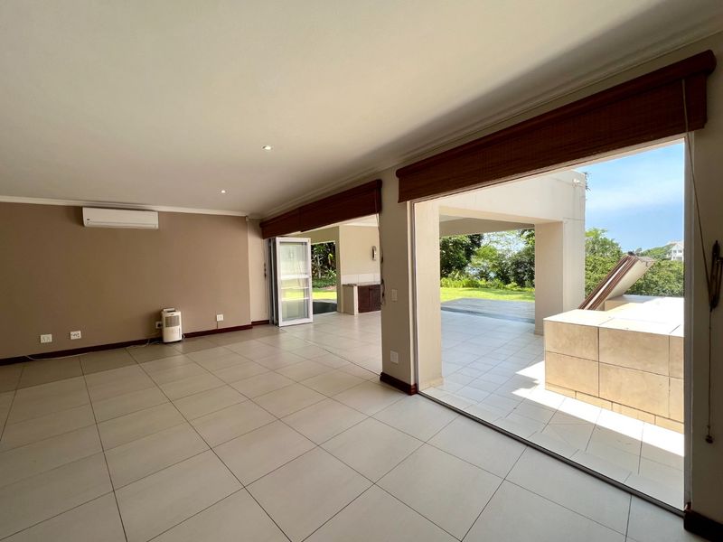 Spacious 3 Bedroom Apartment for Sale in Simbithi Eco Estate - Photo 9