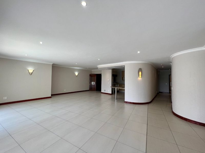 Spacious 3 Bedroom Apartment for Sale in Simbithi Eco Estate - Photo 7