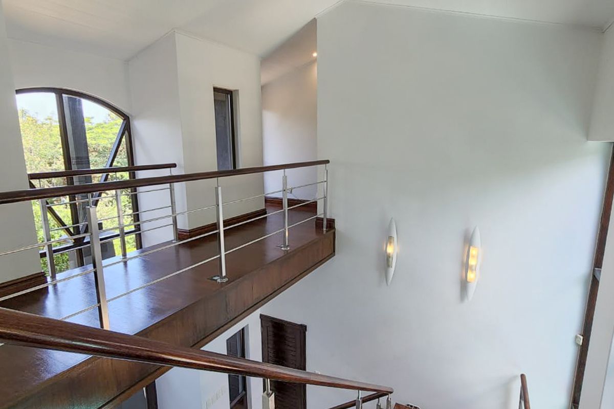 Glorious 5 bedroom Zimbali Home - Photo 5