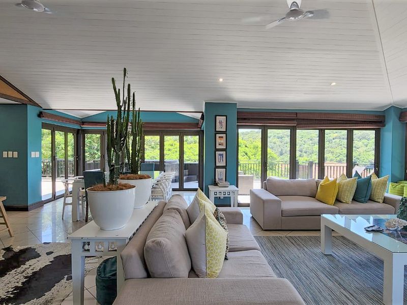 Glorious 5 bedroom Zimbali Home - Photo 8