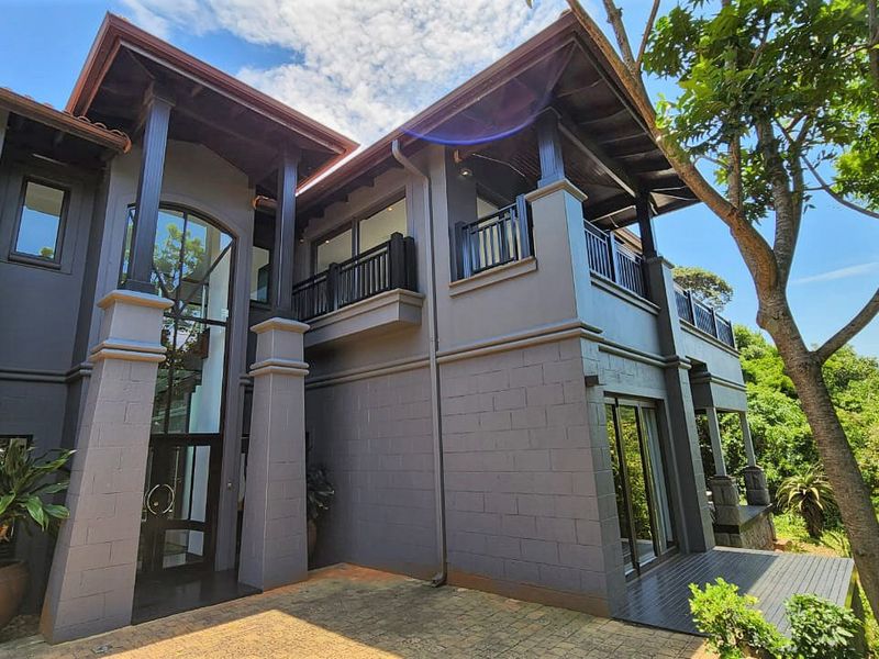 Glorious 5 bedroom Zimbali Home - Photo 3