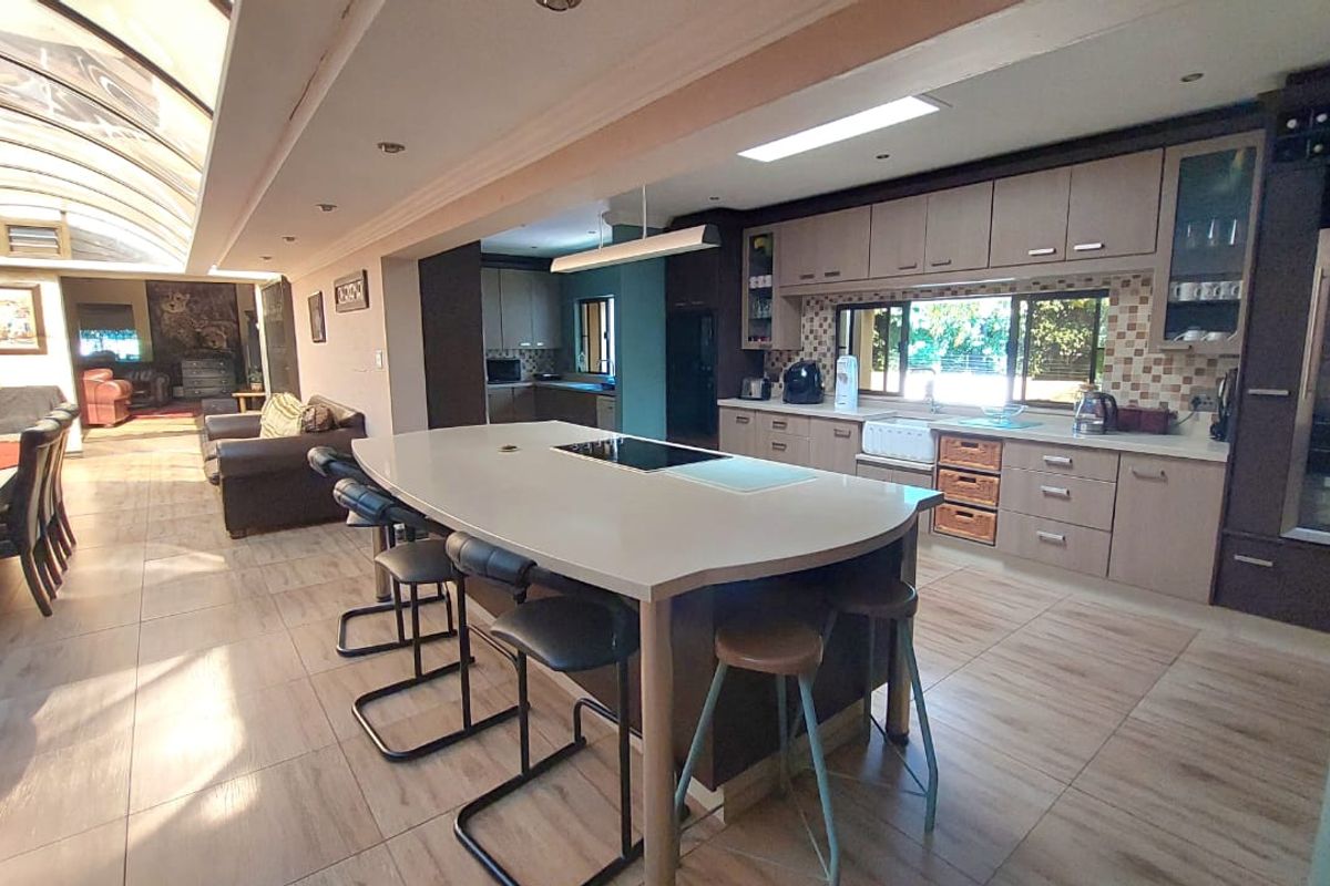 Beautiful property for sale in the prime area of Vanderbijlpark SW5 proper. - Photo 4
