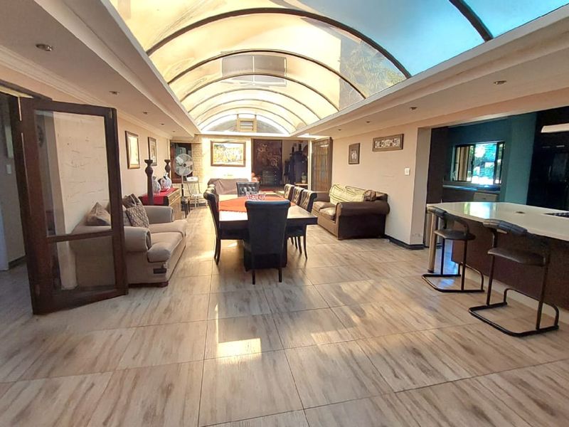 Beautiful property for sale in the prime area of Vanderbijlpark SW5 proper. - Photo 2