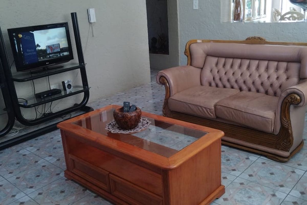 Big, spacious, many rooms and  so much more! - Photo 4