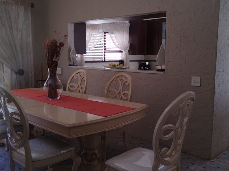 Big, spacious, many rooms and  so much more! - Photo 7