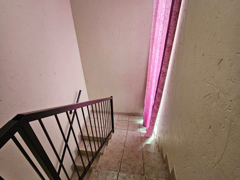 Charming 2-Bedroom Duplex Townhouse for Sale in Vaalpark! - Photo 7