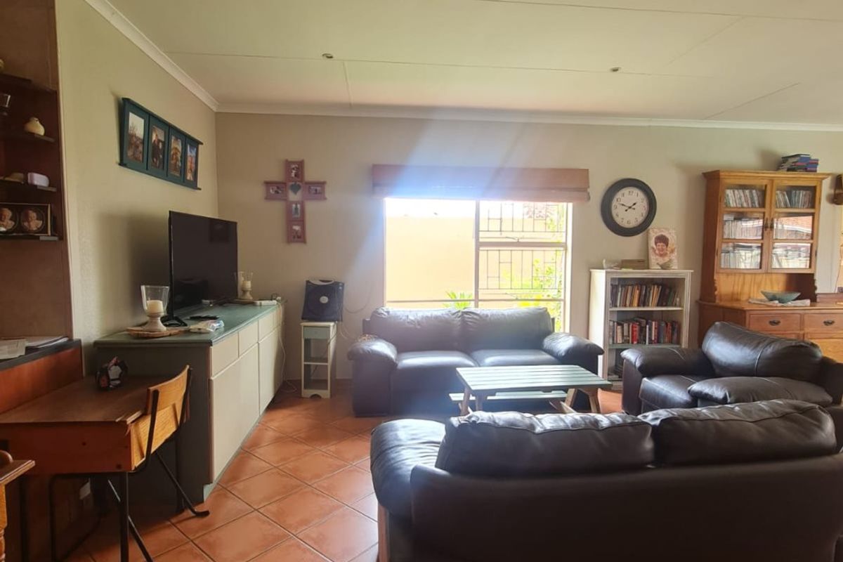 On The banks of the Vaal River. - Photo 5