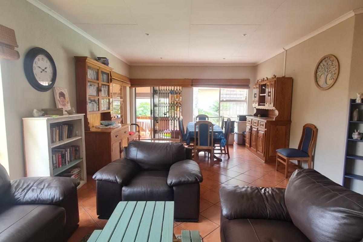 On The banks of the Vaal River. - Photo 3