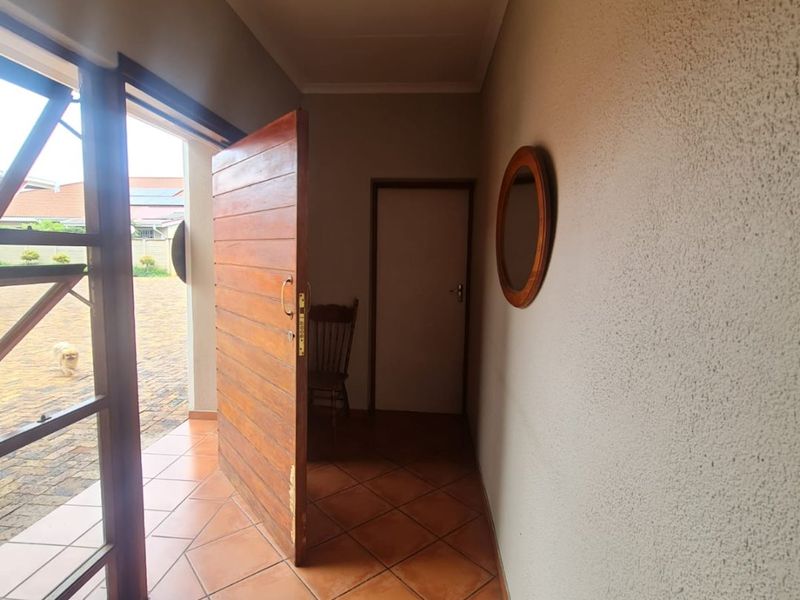 On The banks of the Vaal River. - Photo 2