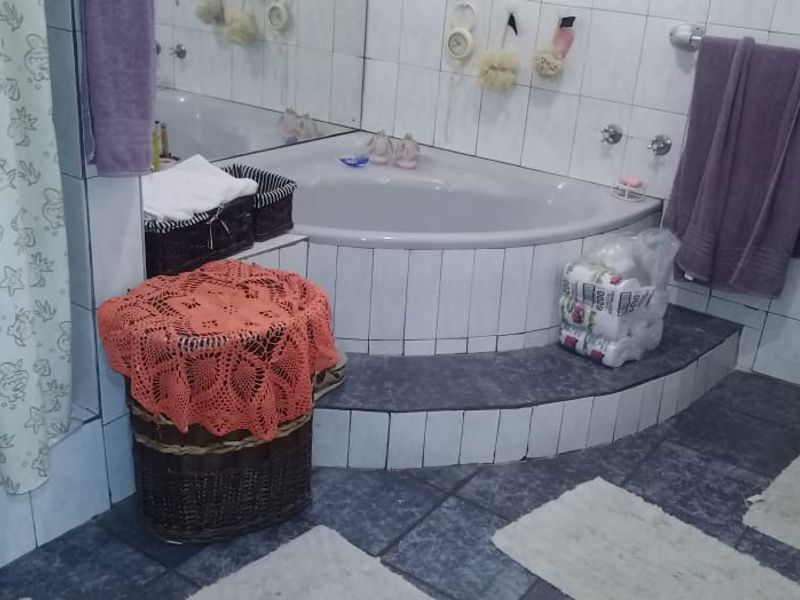 Beautiful and spacious house with flat in Duncanville. - Photo 8