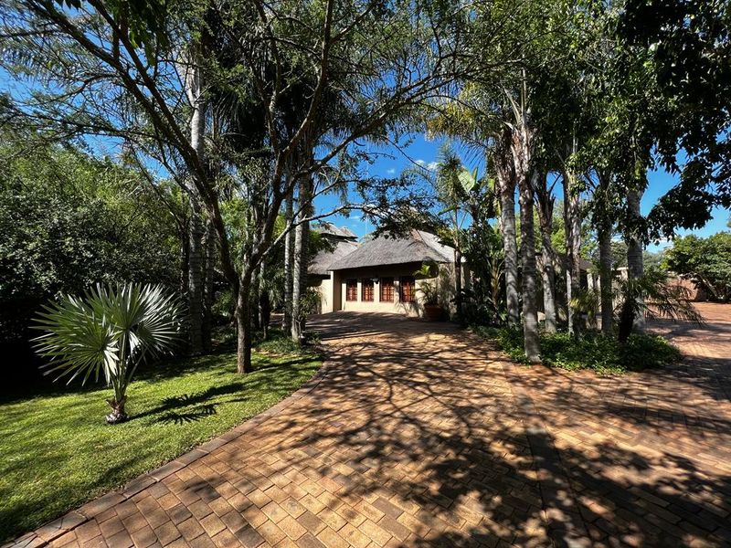 4 Bedroom House in Broadlands Estate - Photo 5