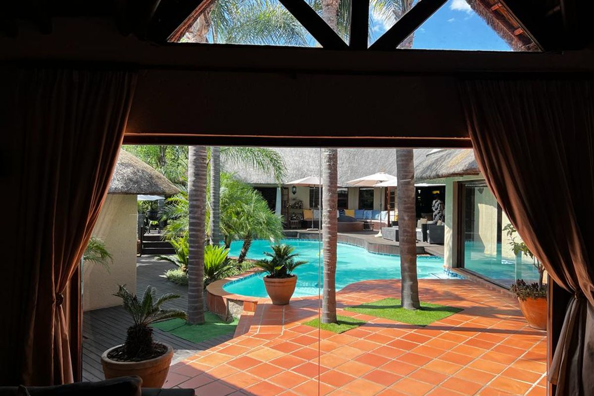 4 Bedroom House in Broadlands Estate - Photo 2