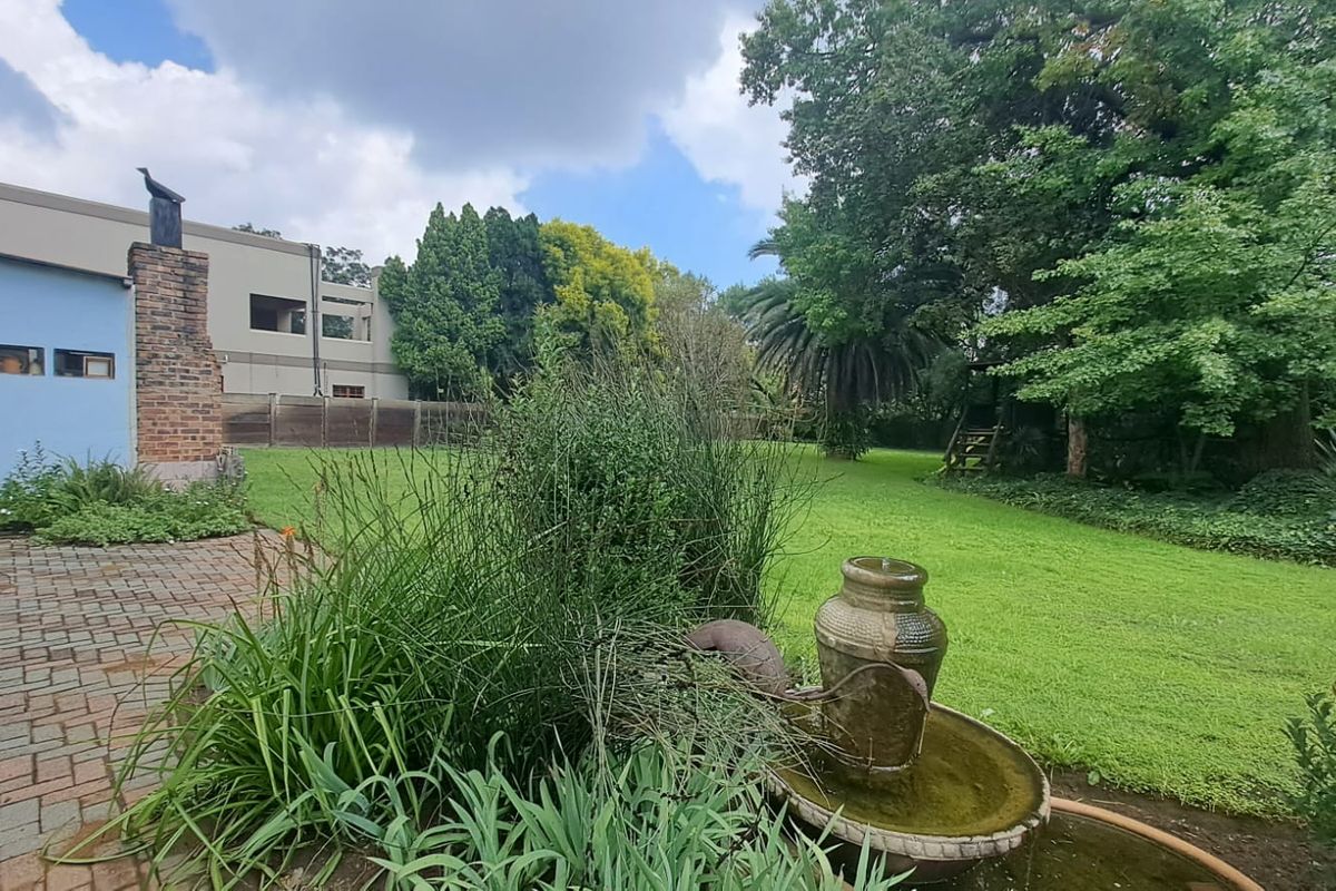 SPACIOUS 5 Bedroom House For Sale in Three Rivers Proper - Photo 4