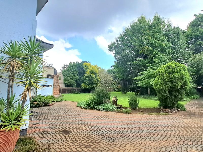 SPACIOUS 5 Bedroom House For Sale in Three Rivers Proper - Photo 3