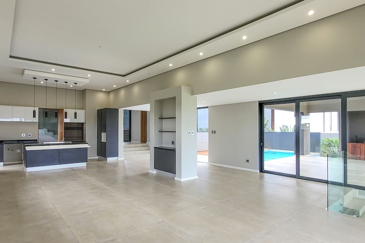 Modern home in Zimbali lakes estate with panoramic golf course view. - Photo 4