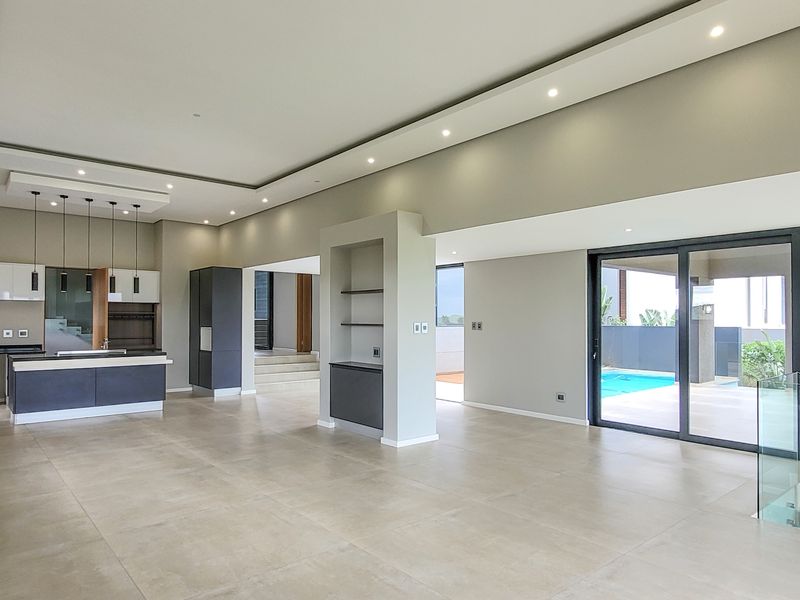 Modern home in Zimbali lakes estate with panoramic golf course view. - Photo 4