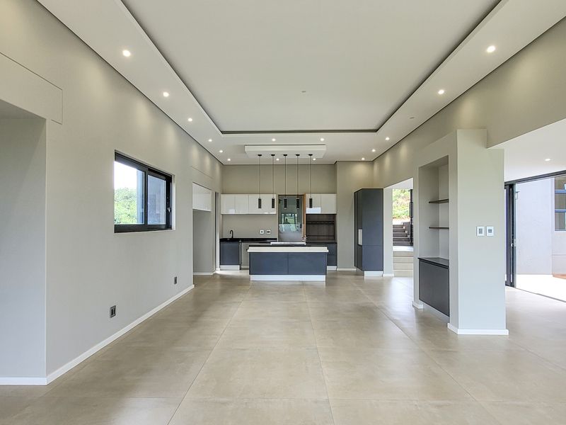 Modern home in Zimbali lakes estate with panoramic golf course view. - Photo 5