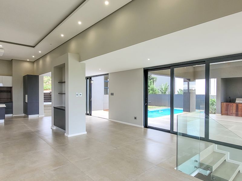Modern home in Zimbali lakes estate with panoramic golf course view. - Photo 6