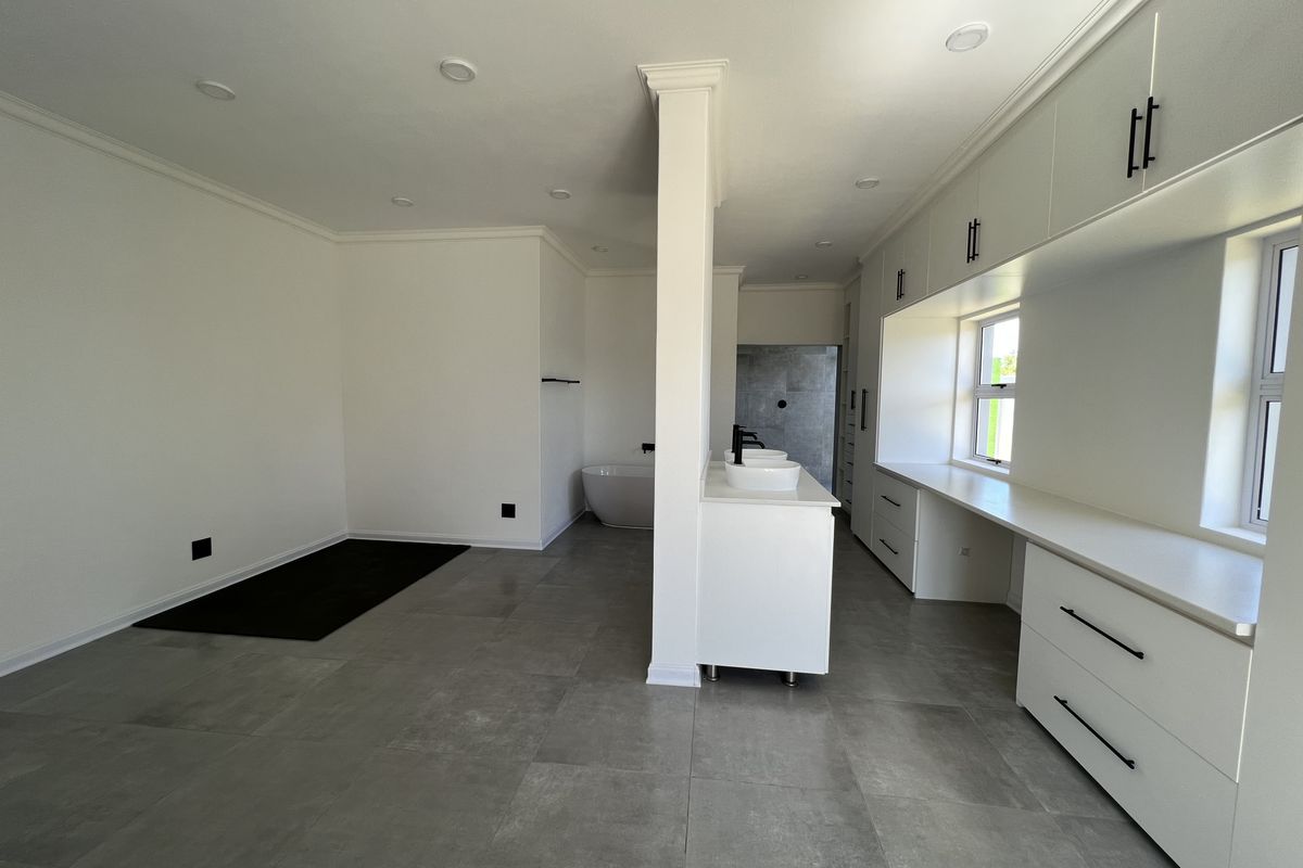 Safe and secure single level home in Aston Bay - Photo 4