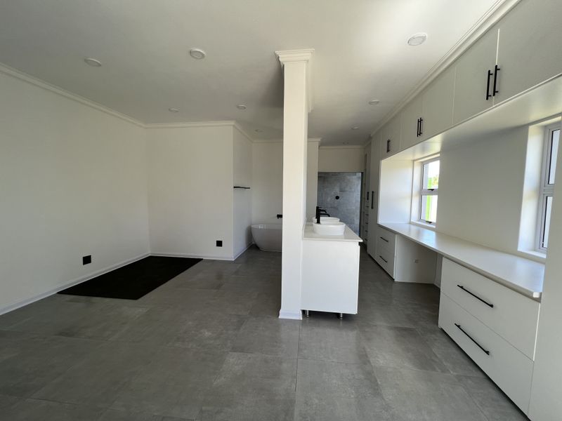 Safe and secure single level home in Aston Bay - Photo 4