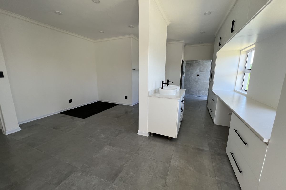 Safe and secure single level home in Aston Bay - Photo 5