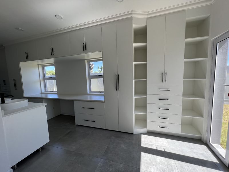 Safe and secure single level home in Aston Bay - Photo 10