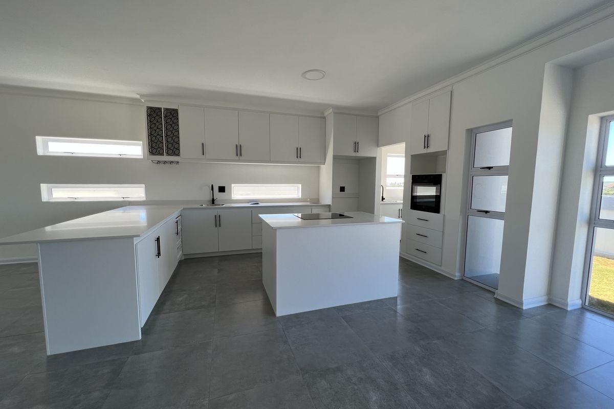 Safe and secure single level home in Aston Bay - Photo 2