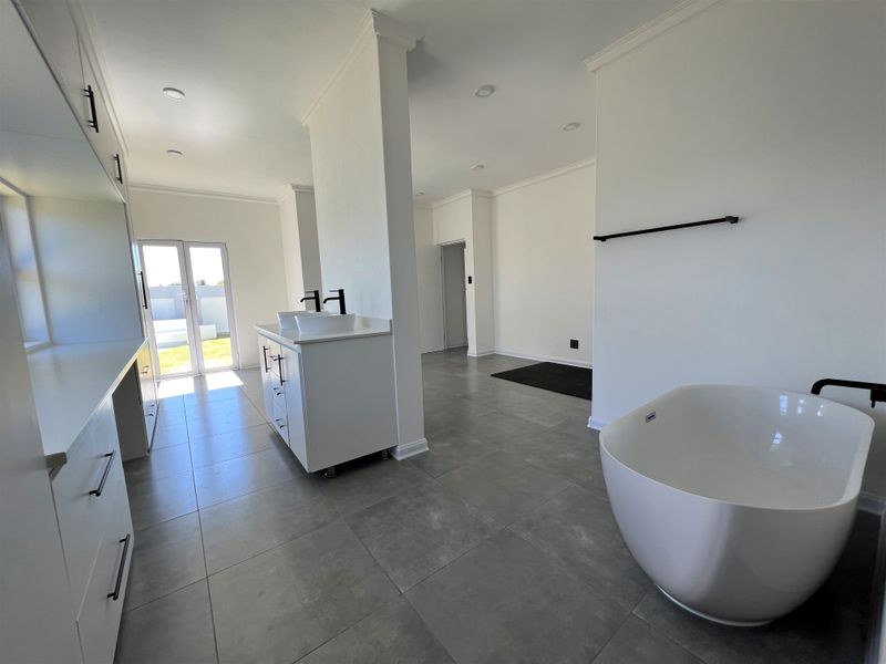 Safe and secure single level home in Aston Bay - Photo 8