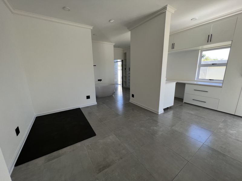 Safe and secure single level home in Aston Bay - Photo 3