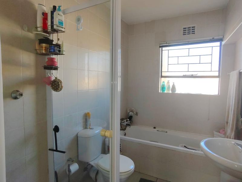 Beautiful Townhouse to Rent in Popular Complex – Vaalpark - Photo 9