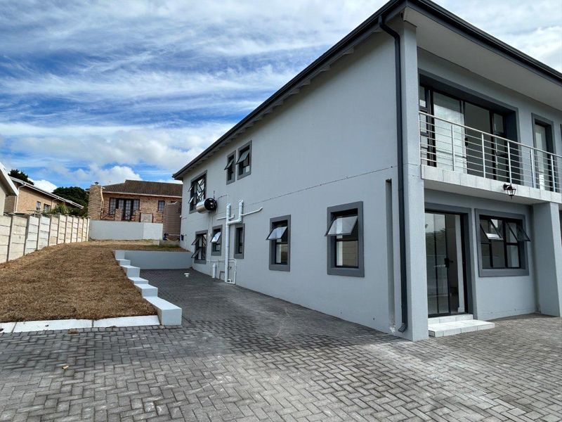 STUNNING NEW 5 BEDROOM HOUSE IN SOUGHT AFTER WAVECREST AREA - Photo 2