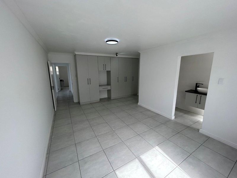 STUNNING NEW 5 BEDROOM HOUSE IN SOUGHT AFTER WAVECREST AREA - Photo 7