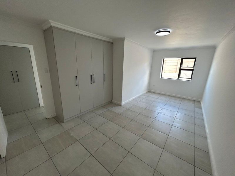 STUNNING NEW 5 BEDROOM HOUSE IN SOUGHT AFTER WAVECREST AREA - Photo 6