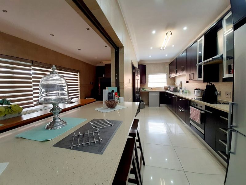 Your home away from home - Photo 9