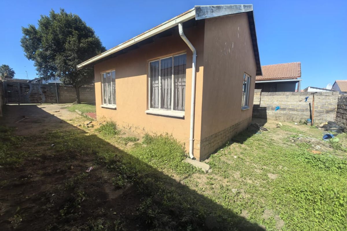 Freestanding For Sale In Kempton Park - Photo 2