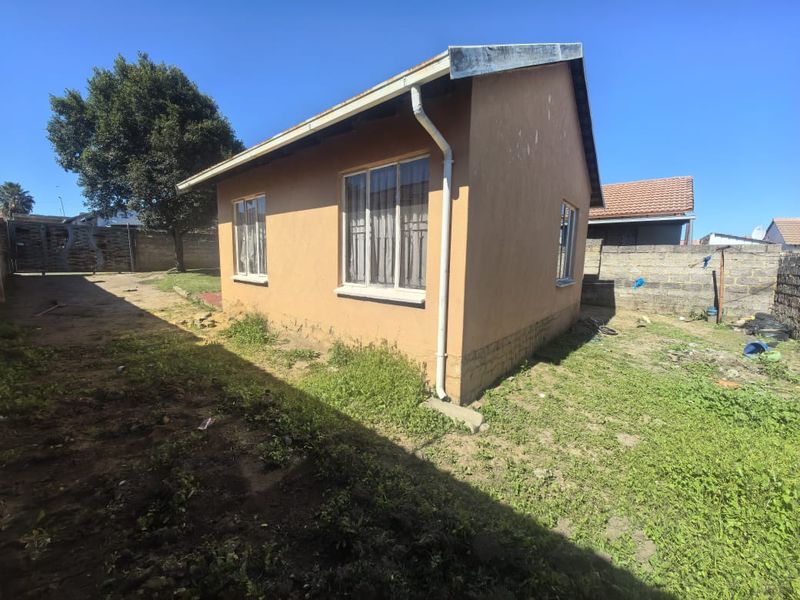 Freestanding For Sale In Kempton Park - Photo 2