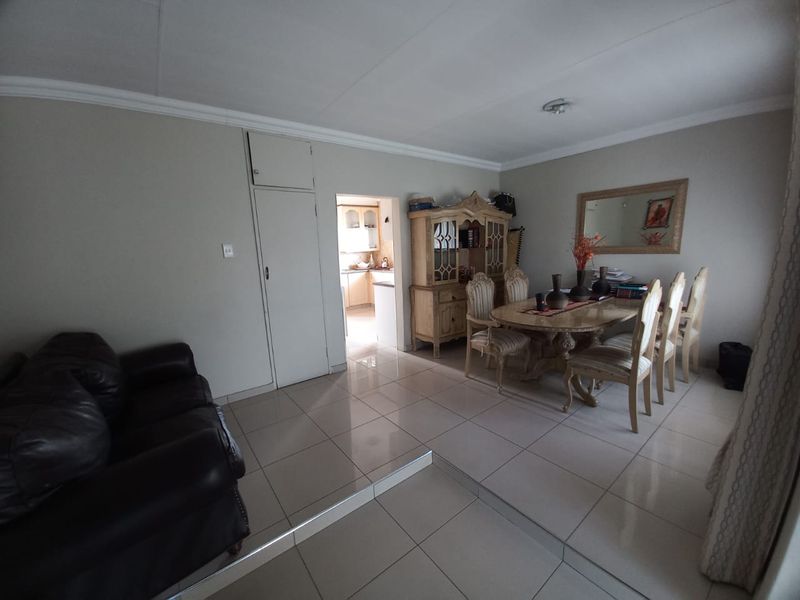 Beautiful 3 bedroom house for sale in Vanderbijlpark SE6 - Photo 2