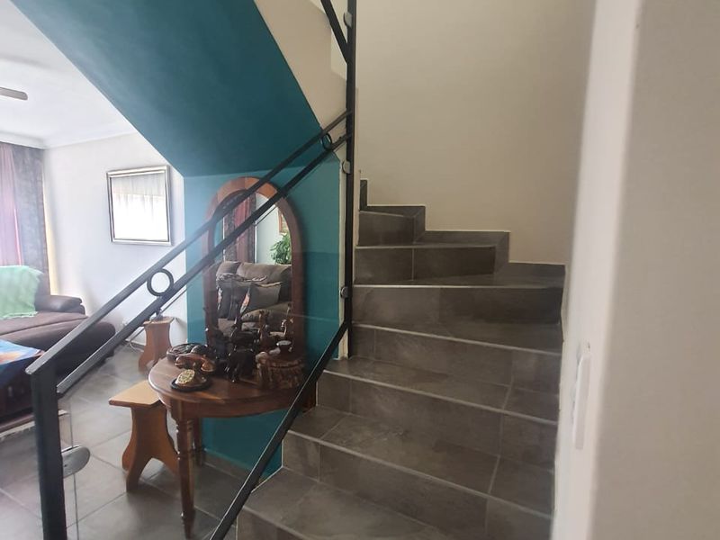 Flora Garden Townhouse (Very Secure Area) - Photo 8