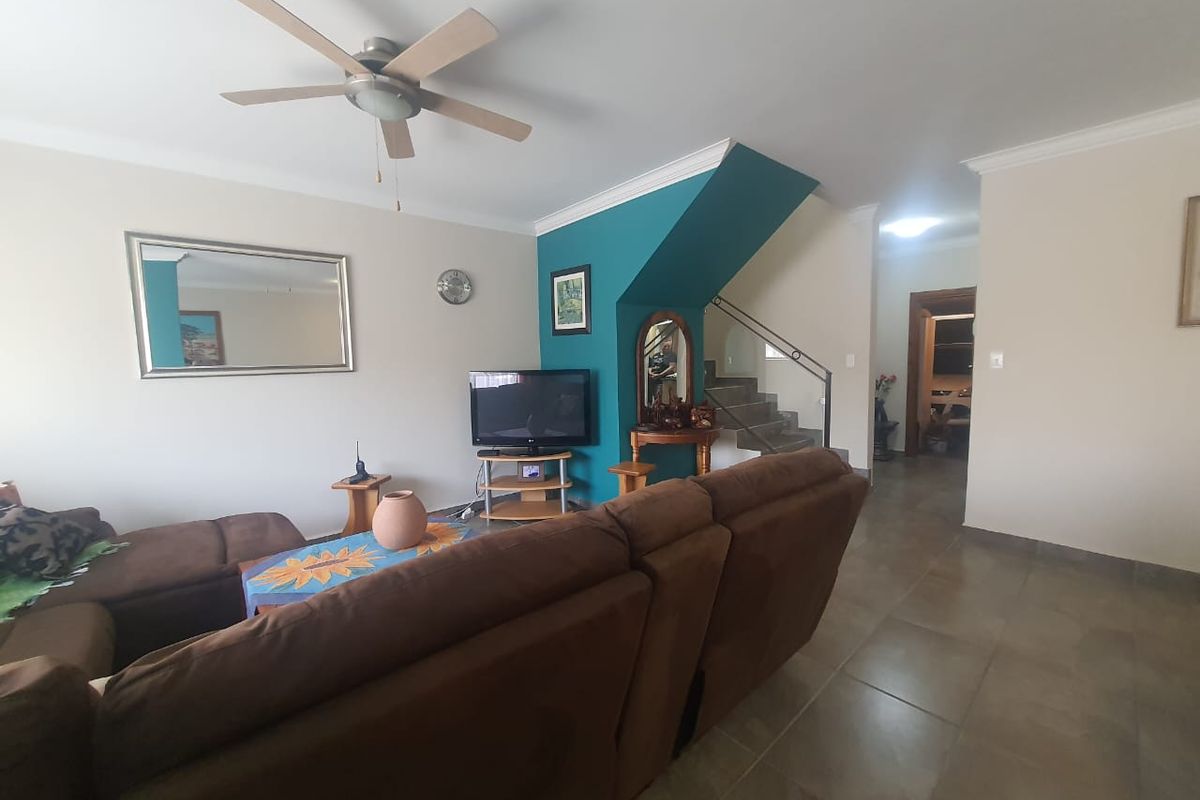 Flora Garden Townhouse (Very Secure Area) - Photo 3