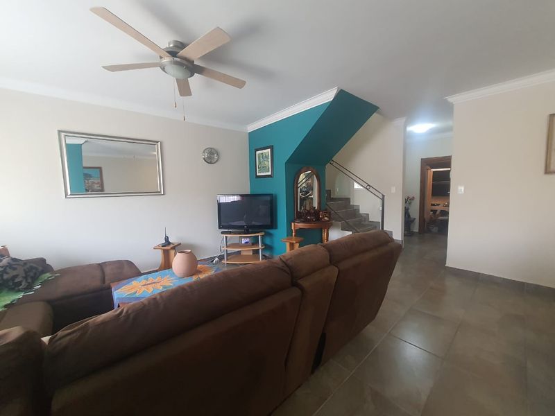 Flora Garden Townhouse (Very Secure Area) - Photo 3