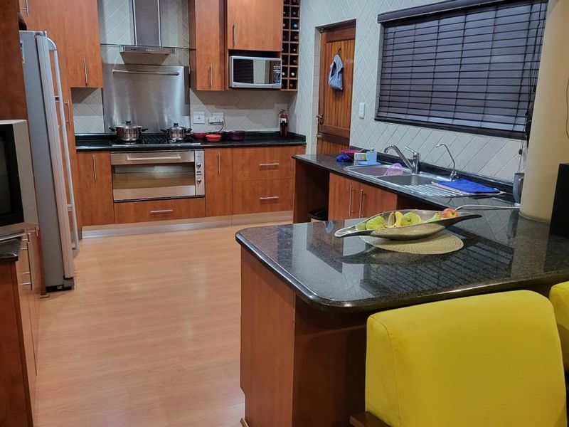 Modern townhouse for sale in Golf Estate - Photo 5