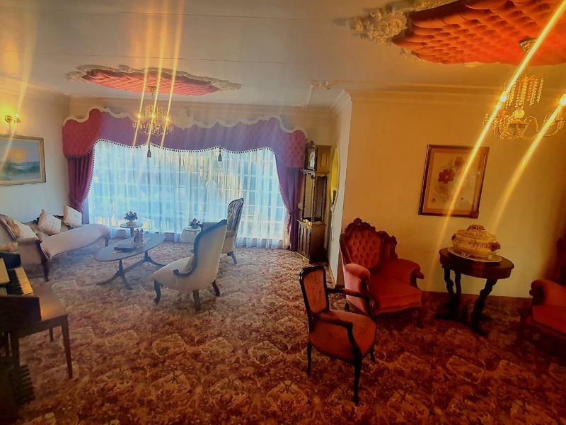 Well Maintained low maintenance home in three rivers east with a flat - Photo 3