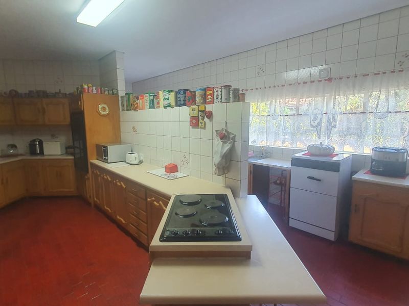 Well Maintained low maintenance home in three rivers east with a flat - Photo 6