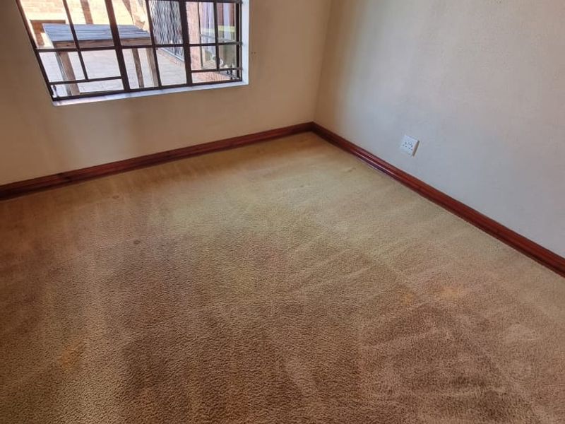 Townhouse to rent in Sasolburg - Photo 8