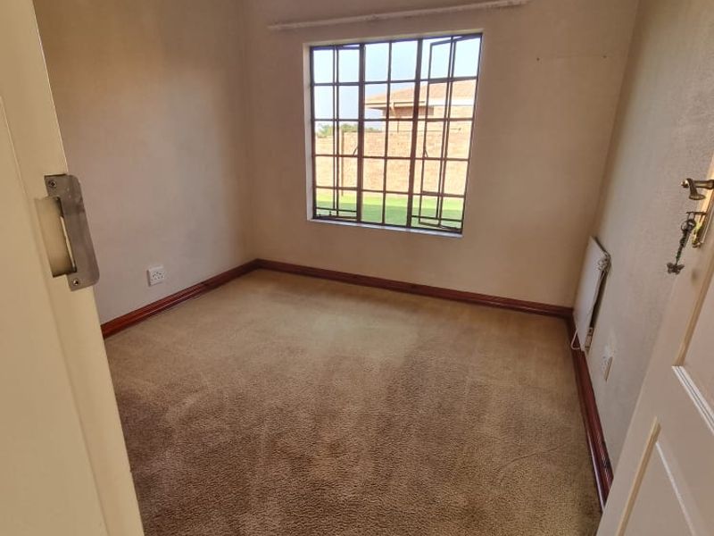 Townhouse to rent in Sasolburg - Photo 10