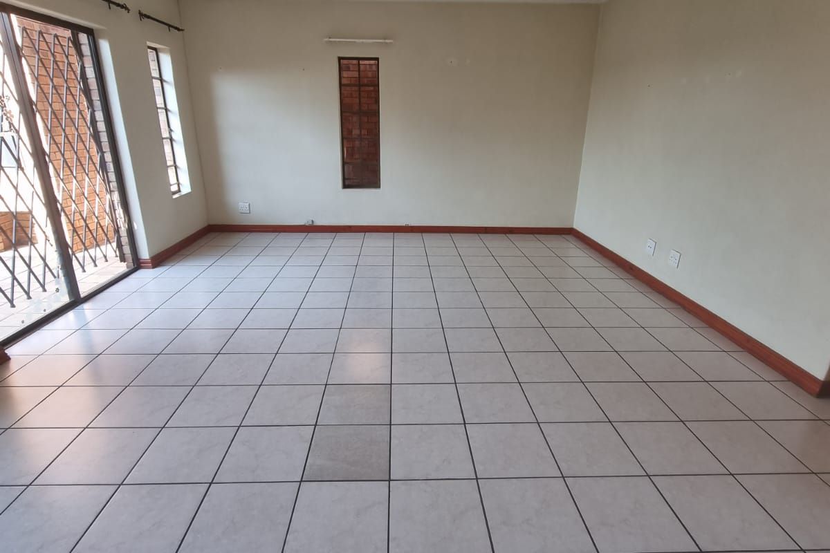 Townhouse to rent in Sasolburg - Photo 4