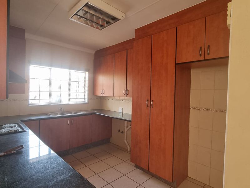 Townhouse to rent in Sasolburg - Photo 7