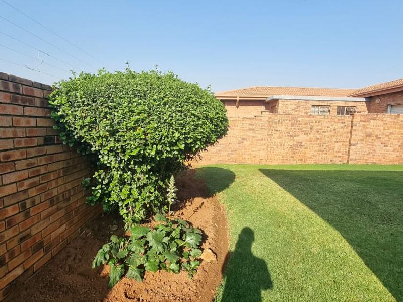 Townhouse to rent in Sasolburg - Photo 3