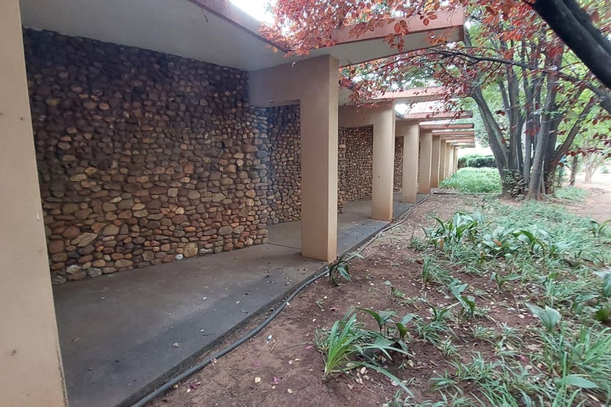 Flat for sale in Three Rivers - Photo 5