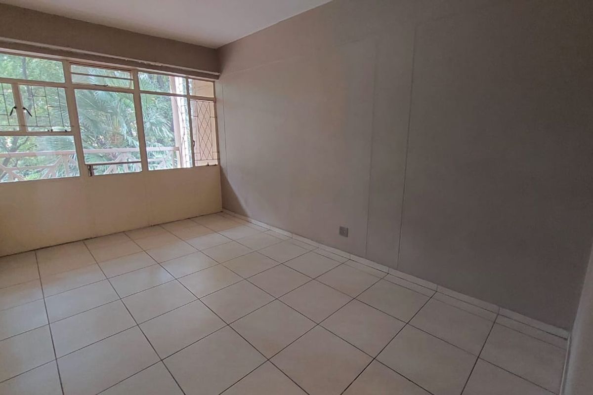 Flat for sale in Three Rivers - Photo 3